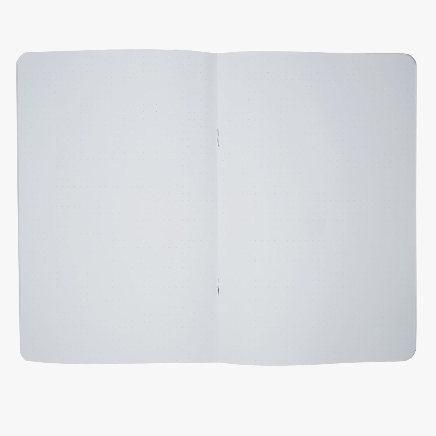 Enchanted Garden est un carnet avec une couverture souple et le papier pointillé de 120g en format A5. Il est parfait pour votre journal, bullet journal, carnet de voyage, bloc de dessin et tous vos autres projets d'écriture.