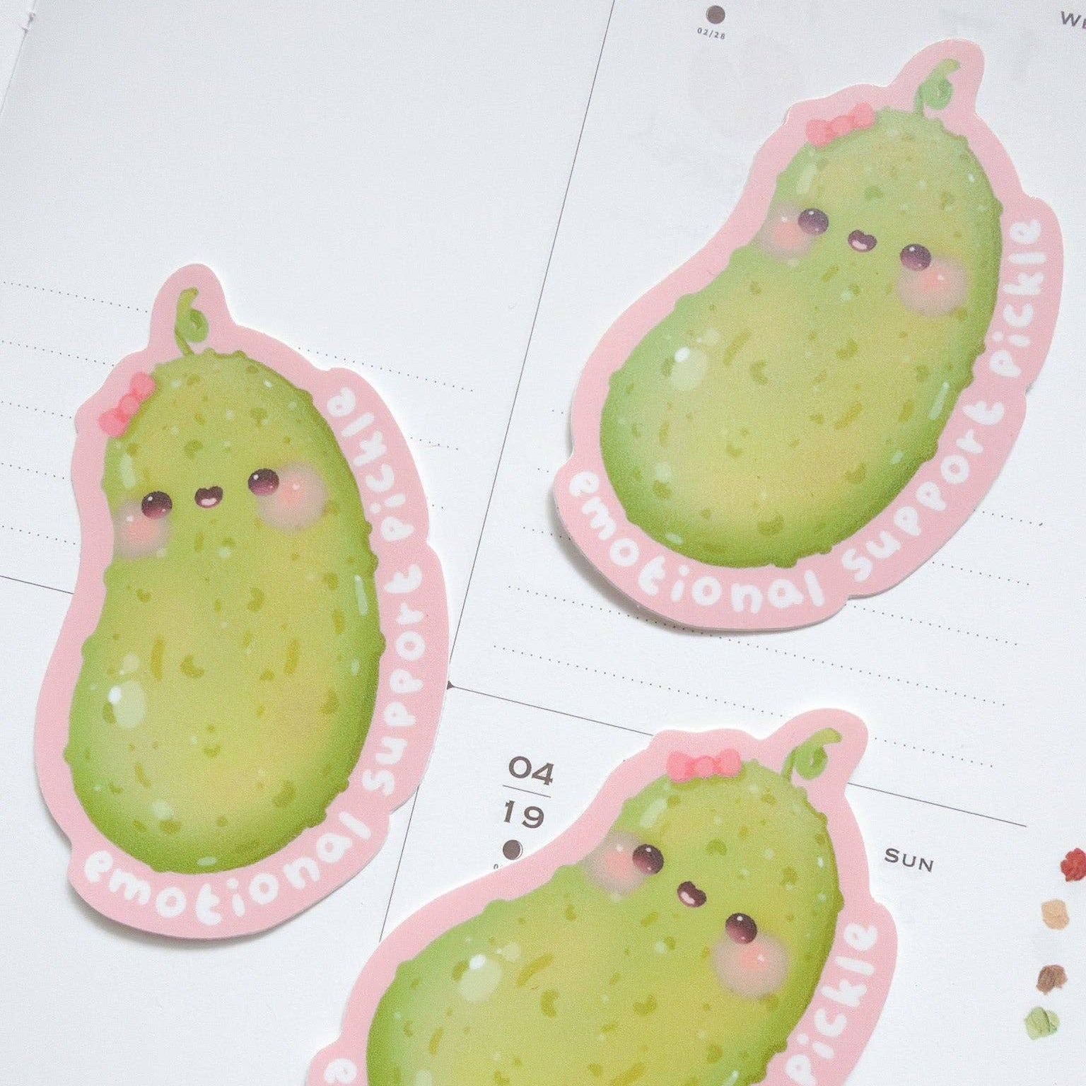 Sticker en vinyle | Kuboandlucy | Emotional Support Pickle-2