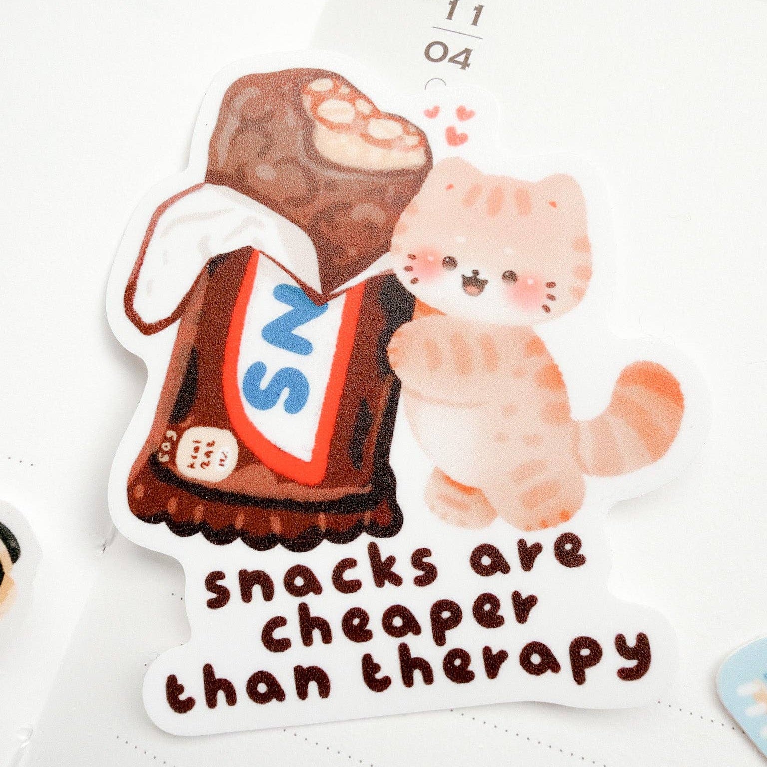 Sticker en vinyle | Kuboandlucy | Snacks are Cheaper Than Therapy