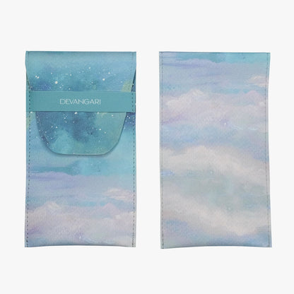 Cotton Sky | Étui Multifonction en Cuir Vegan 11 × 20 cm - Devangari - art - millenotes