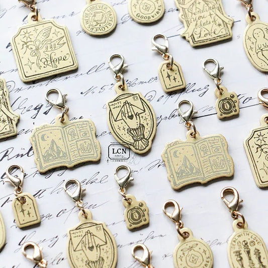 LCN Design Studio | Charms en laiton | Mini starry tag - LCN Design Studio - millenotes