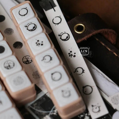 LCN Design Studio | Tampon auto - encreur à bouton poussoir - LCN Design Studio - Water stains - millenotes