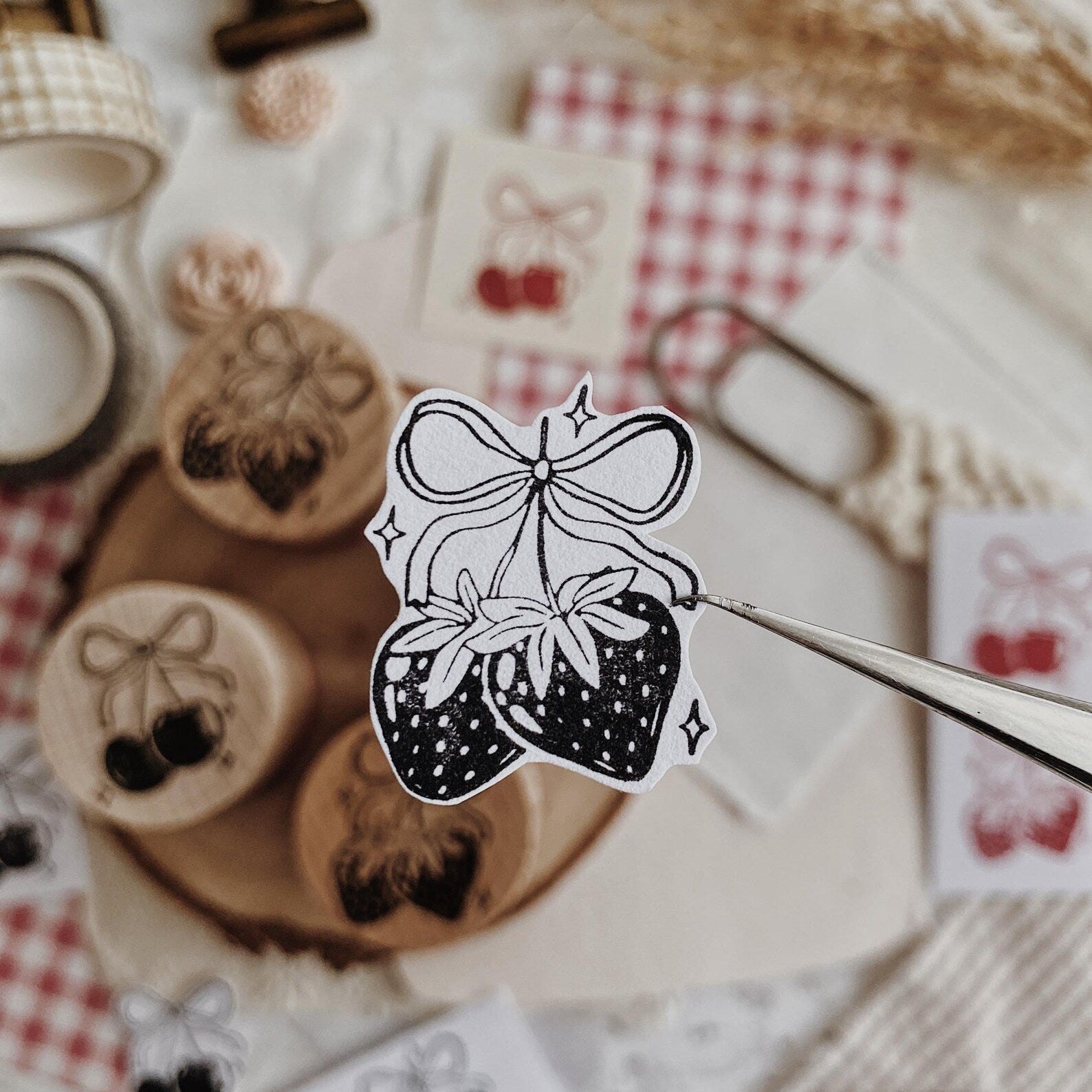 millenotes-albumlovehandmade-stamps-strawberries-3.5cm-2