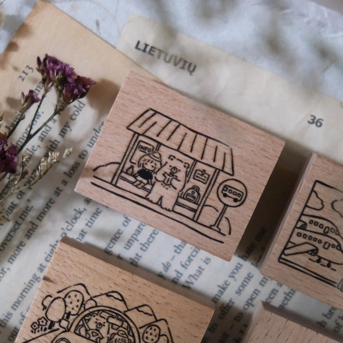 millenotes-eileen-tai-stamps-bear-and-girl-travel-together-bus-stop