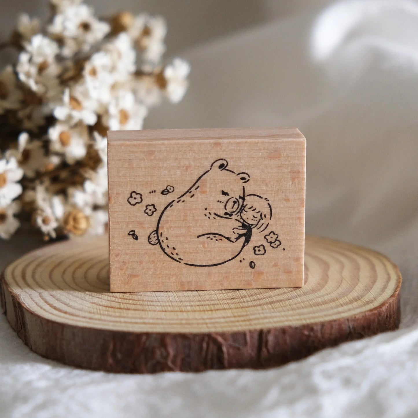 millenotes-eileen-tai-stamps-bear-hugs-flower-bed
