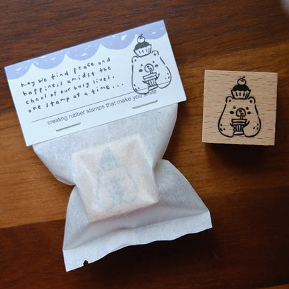 millenotes-eileen-tai-stamps-foodie-bears-cupcake