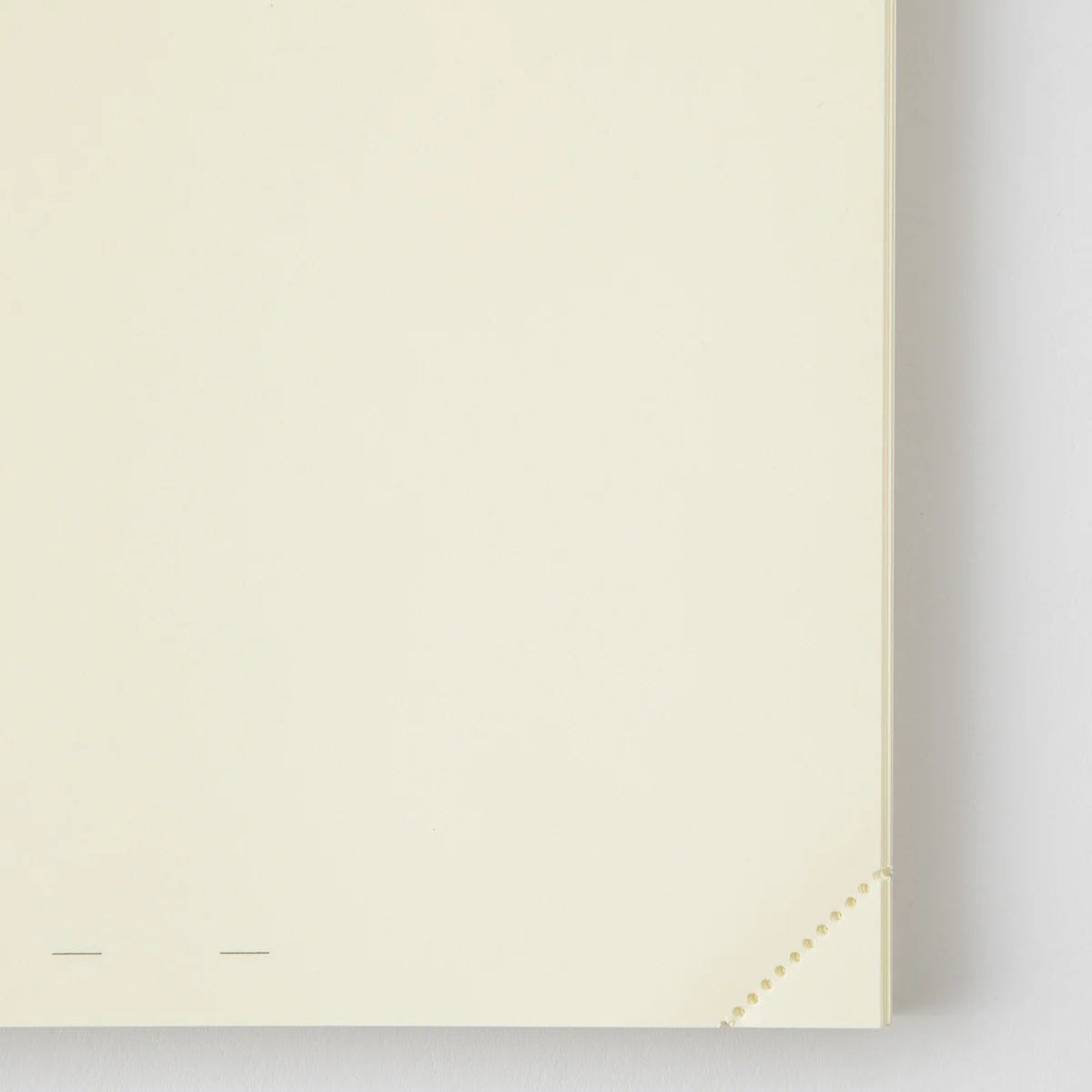 millenotes-md-notebook-codex-1day1page-a5-blank-7